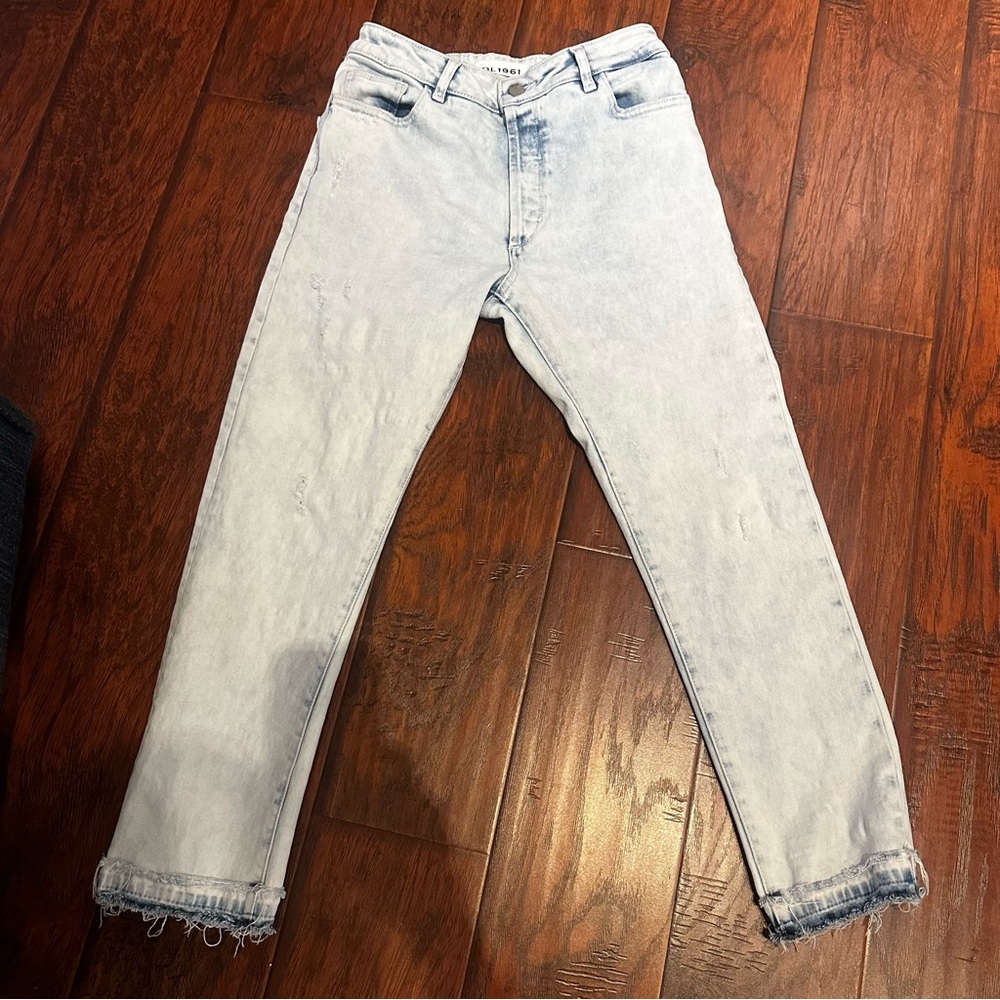 DL1961 Women's Light Wash Straight Jeans size 27